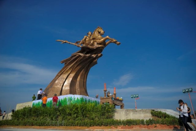 Tour du lịch Hà Nội: Đền Gióng – Chùa Non Nước – Đền Cổ Loa 1 ngày/>
									<img u=
